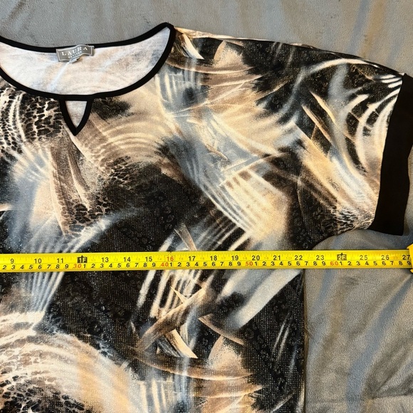 Abstract Print Women's Top
#1115 - Picture 2 of 6